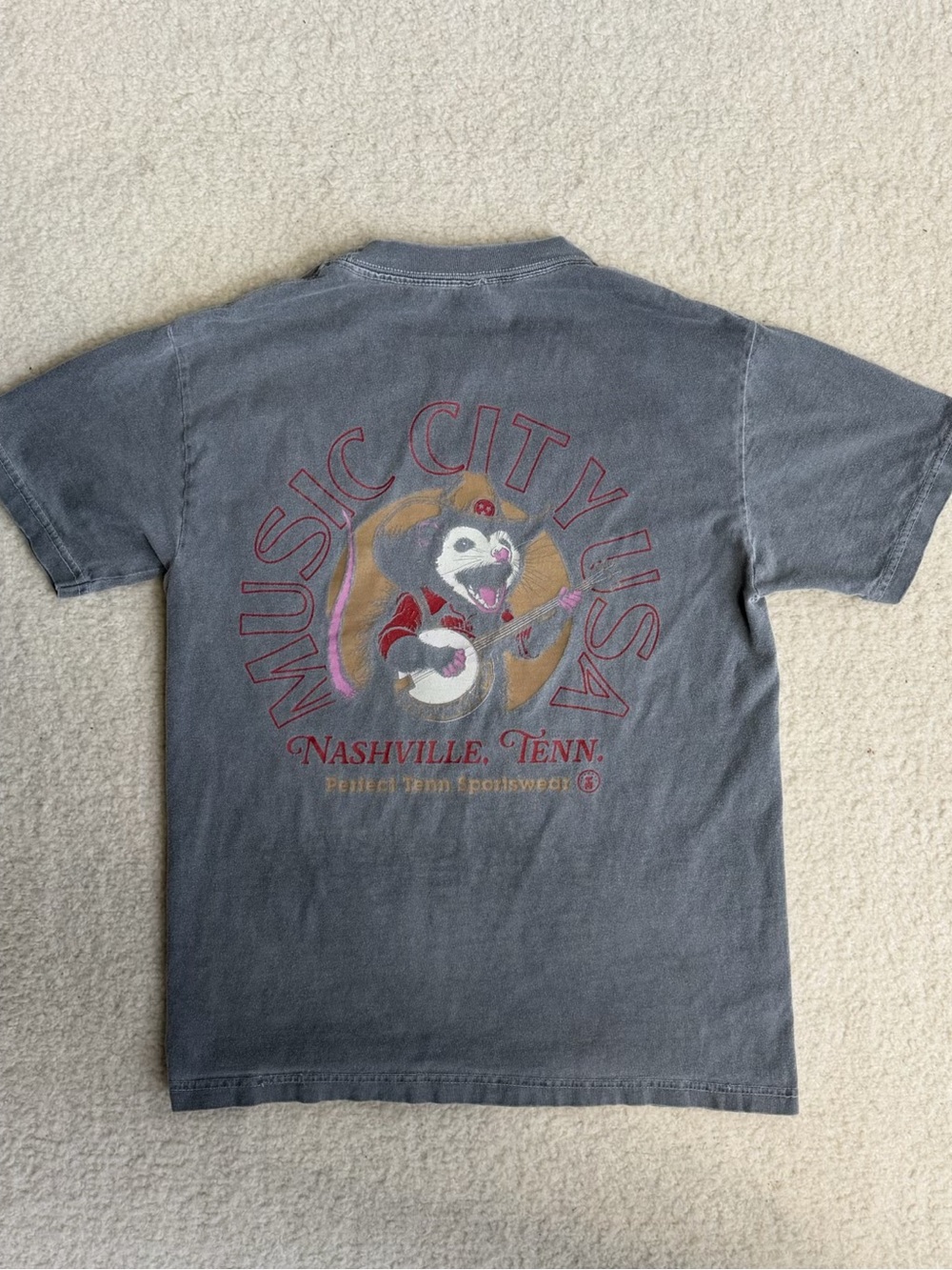 Vintage Music City Nashville Tee t shirt Opossum Possum playing banjo small s